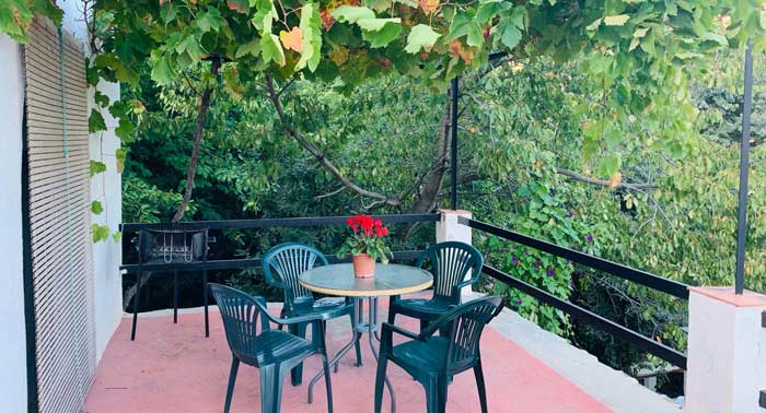 Regala una escapada rural romántica a La Alpujarra: Alojamiento + Sesión Sauna y Jacuzzi 