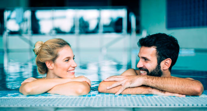 Relax en Pareja: Experiencias Hidrotermales + Masajes Holísticos + Cava + Fruta con Chocolate