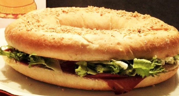 Cata de Cervezas, Aperitivo, Ensalada, Rosca Gallega y Postre para 4 pax en Dehesa Gastronómica