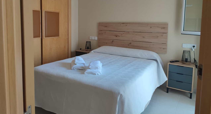 Apartamento con Jacuzzi Privado y Solárium: 2 Noches + 1 Botella Moët para máximo 4 Personas