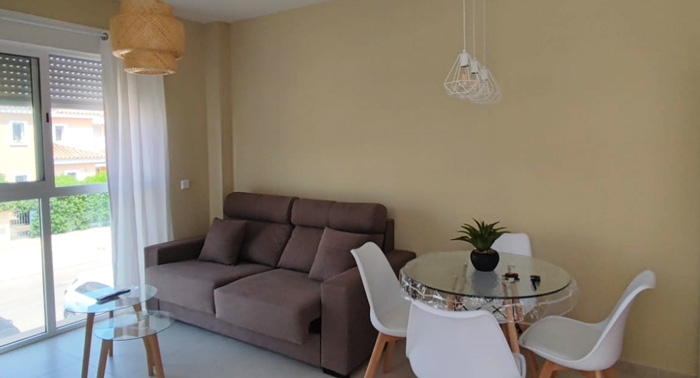 Apartamento con Jacuzzi Privado y Solárium: 2 Noches + 1 Botella Moët para máximo 4 Personas