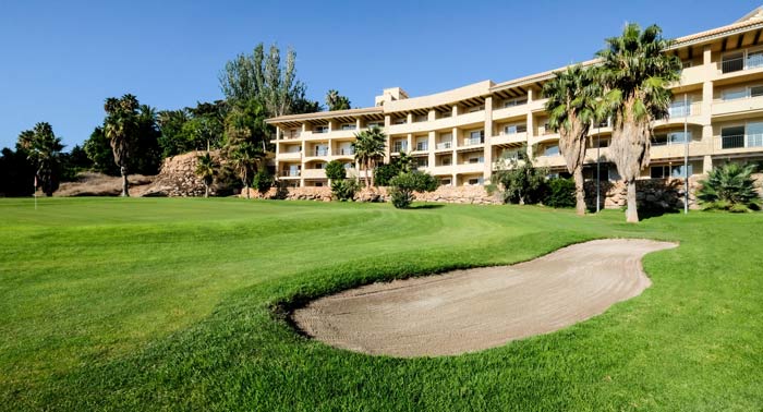 Escapada Romántica en Pareja: 1 Noche + Spa de 120 Minutos en Apartamentos Envía Almería