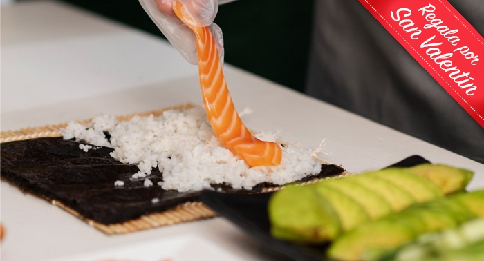 Delicioso Menú Fusión Japonés en Akido Sushi: Bandeja de Sushi + Bowl Caliente