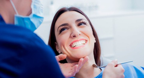 Lucirás una sana y bonita sonrisa gracias a este Completo Pack de Limpieza Dental 