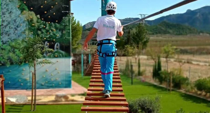 Planazo en familia: Entradas al parque multiaventura Murapark + Tirolina Ilimitada + Coche Ovni