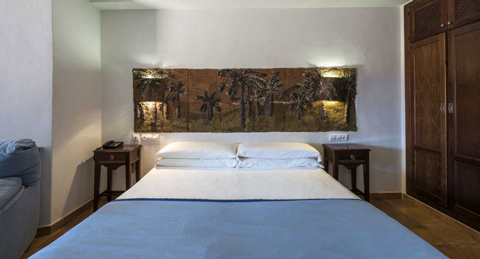 Regalo por San Valentín: 1 Noche + Desayuno + Cena + Spa 45 Min + Detalle en Hotel Rodalquilar