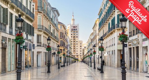 Escapada Romántica al centro de Málaga: Noche + Cava y Bombones + Kit Romántico + Desayuno
