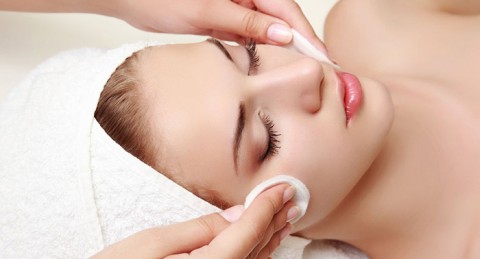 Rejuvenece tu rostro con el Tratamiento Facial de Masaje Japonés Kobido con Máscara LED