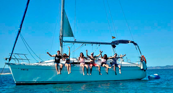 Excursión en Barco con 3 camarotes dobles, elige Cabo de Gata, Cataratas de Maro o Cala Rijana