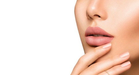 Hidratación de Labios en Alicia de los Reyes: ¡Luce unos labios más gruesos e hidratados!