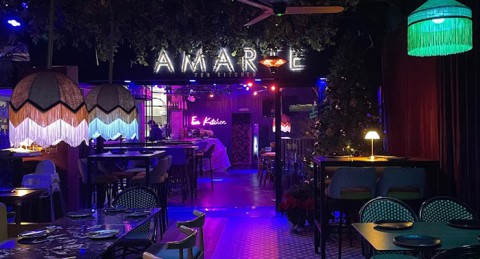 Amarte Fun Kitchen: Exquisito Menú para 2 en pleno centro de Almerimar, frente a la playa