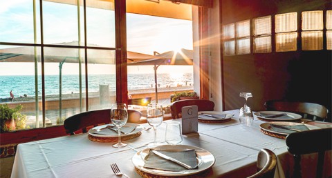 Delicioso Arroz Caldoso con vistas de Cabo de Gata en el acogedor ambiente de La Goleta