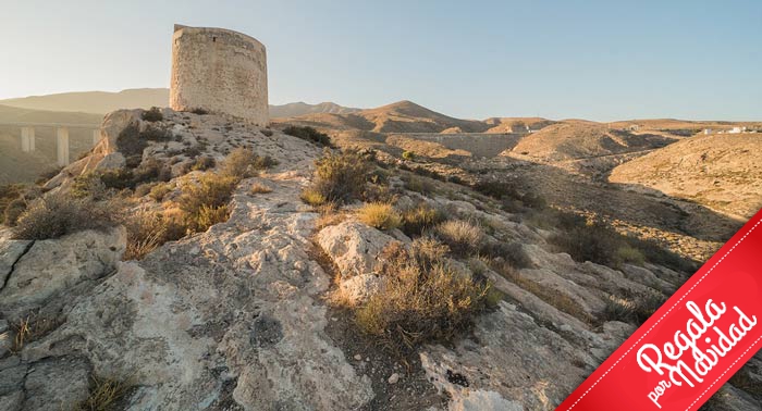 Regala exclusividad con 1 o 2 Noches en la Torre de La Garrofa con vistas al Mar Mediterráneo