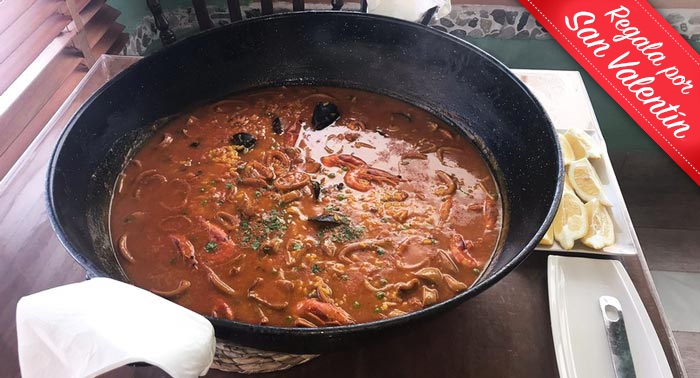 Delicioso Arroz Caldoso con vistas de Cabo de Gata en el acogedor ambiente de La Goleta