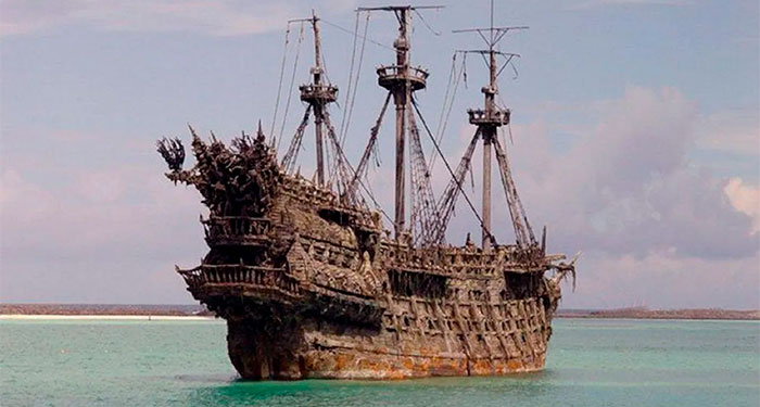 Restaurante Pirata Isla Tortuga: Cena del Holandés Errante con Espectáculo