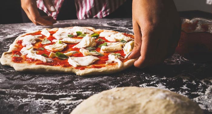 El sabor de la tradición de Italia: 1 Entrante + 2 Pizzas o Pastas + 2 Postres + 2 Bebidas