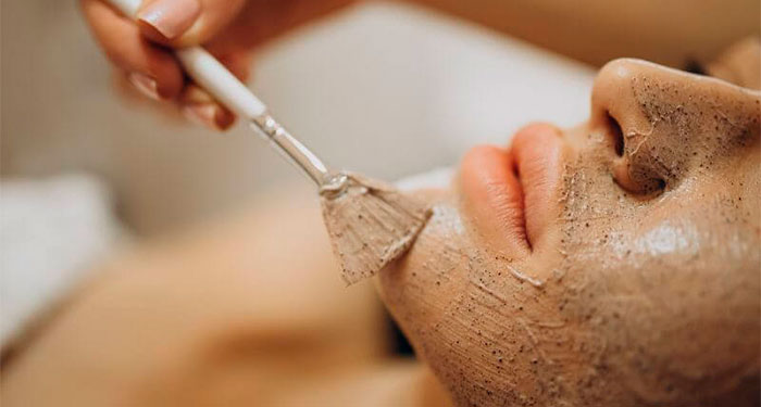 Piel Renovada para este Verano: Peeling del Mar Muerto (Sin Químicos) en ARS Estética