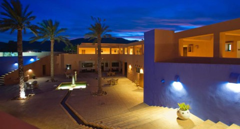 El mejor regalo: 1 Noche + Desayuno + Cena + Spa 45 Min + Detalle en Hotel Rodalquilar