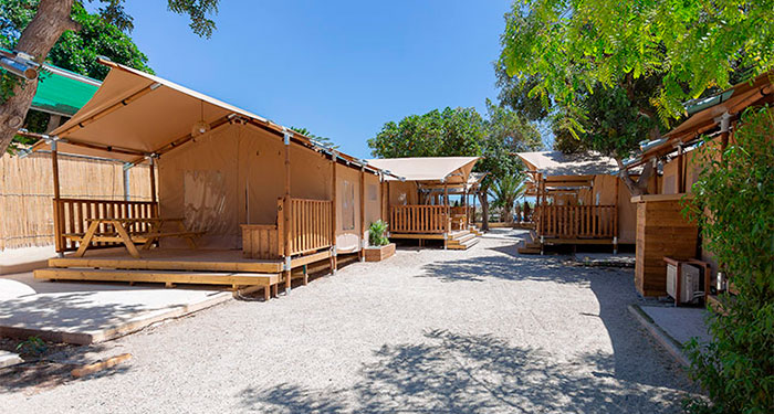 Camping Los Escullos: Estrena las nuevas Tienda Glamping Safari para hasta 5 personas