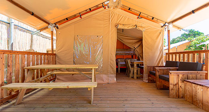 Camping Los Escullos: Estrena las nuevas Tienda Glamping Safari para hasta 5 personas