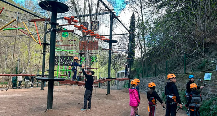 Aventura en Familia: Parque de Aventura de Laujar + Escuela de Bosque