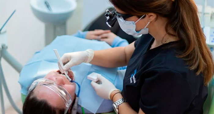 ¡Sonrisa perfecta! Limpieza + Polvo de Calcio para manchas dentales en Diseño Sonrisa