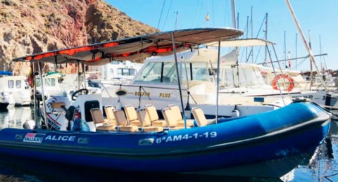 ¡Descubre preciosas calas! Ruta en Barco + Parada para baño por el P. Natural Cabo de Gata