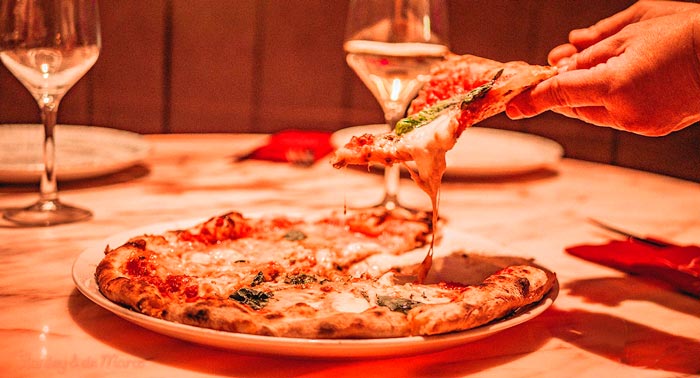 Stanley & de Marco PLAZA FLORES: 1 Ensalada + 2 Pastas o 2 Pizzas + 1 Postre + 2 Bebidas