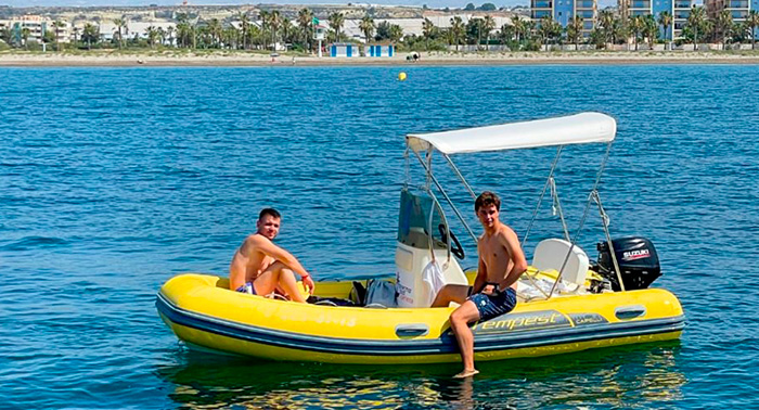 Alquiler Barco sin Titulación hasta 6 personas + Combustible, Aperitivo y Bebida en Carboneras