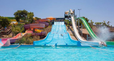¡La Escapada Perfecta! Alojamiento + Terra Natura + Aqua Natura + Jacuzzi + Cava + Desayuno