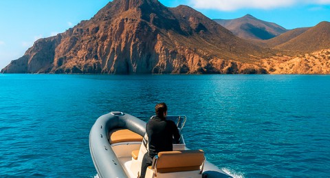 Ruta de Calas en Velero - Lancha de 7 metros: 2 horas de Ruta por las aguas de Cabo de Gata
