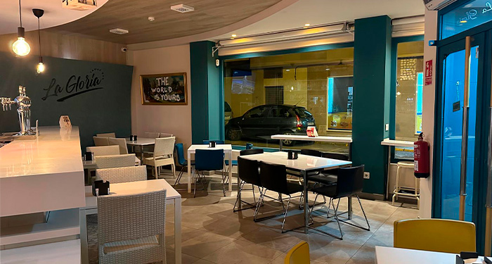 ¡Planazo en pleno centro! 2 Bebidas + 2 Tapas + 1 Ración a elegir 