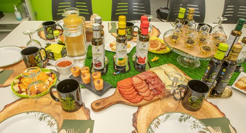 Visita Guiada Oleo Almanzora con Degustación Maridaje de AOVE ¡Prueba su delicioso ORO LÍQUIDO!