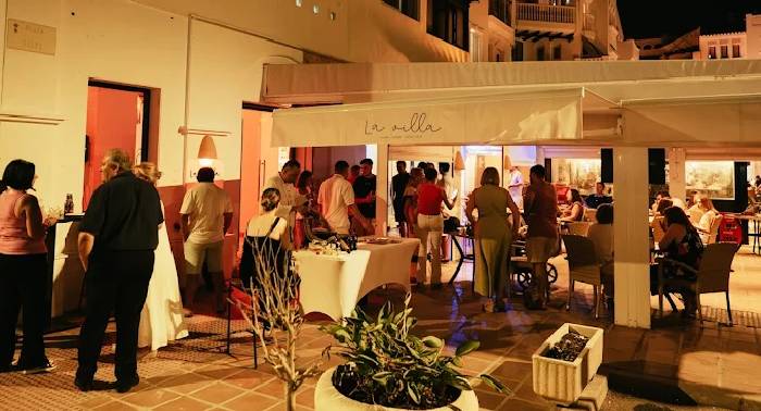 La Villa Almerimar: Exquisito Menú en las orillas del puerto deportivo de Almerimar
