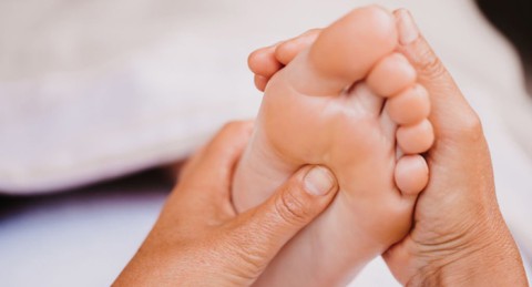 Regala Salud: Reflexología Podal en Zenia Estética Avanzada