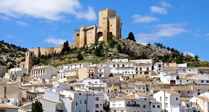 Escapada a Vélez Blanco: 2 Noches en Casa rural o Bungalow + Detalle bienvenida