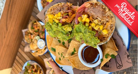 ¡Menú TexMex para 2 o 4 en El Burro Triste! Burritos, Encuerados o Ensaladas + Nachos + Bebidas