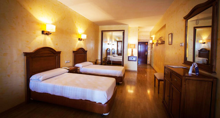 ¡Regalo Ideal! 1 Noche + Desayuno + Circuito Termal en Balneario de Alhama de Almería