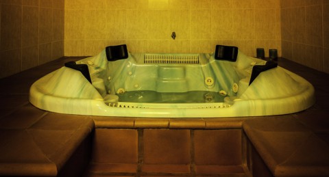 ¡Regalo Ideal! 1 Noche + Desayuno + Circuito Termal en Balneario de Alhama de Almería