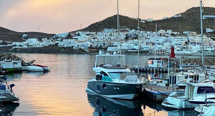 Disfruta del mar y la gastronomía en San José. Arroz para 2 personas + 2 bebidas