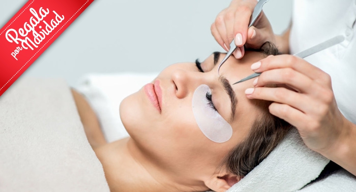 Regálate una mirada más impactante con este Lifting de Pestañas en Alicia de los Reyes