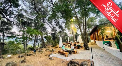 Regala una escapada de aventura y relax: 2 Noches + Botella Vino + 1 Actividad