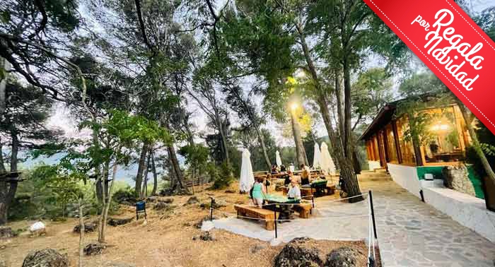 Regala una escapada de aventura y relax: 2 Noches + Botella Vino + 1 Actividad