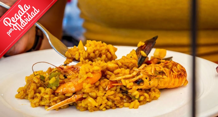Saborea una deliciosa Paella de Marisco + Botella de Vino para 2 en Restaurante Náutico