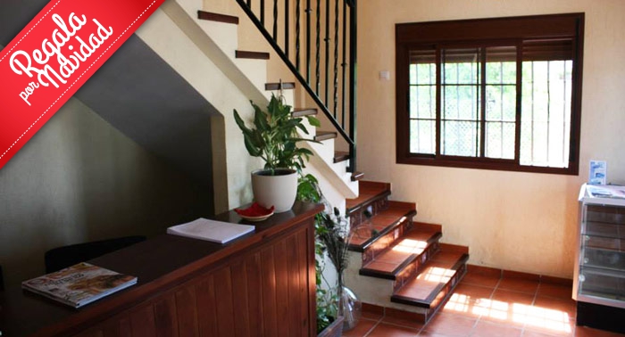 ¡Enamórate de Arcos de la Frontera! 2 Noches + Desayuno + Detalle en Hostal Rural La Plata