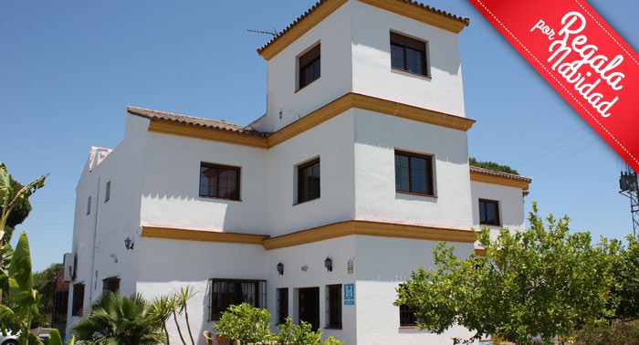 ¡Enamórate de Arcos de la Frontera! 2 Noches + Desayuno + Detalle en Hostal Rural La Plata