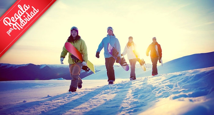 Deslízate por Sierra Nevada Alquilando un Equipo de Esquí o Snow en Pradollano