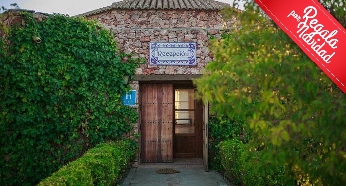 Marmita de Ahlam: 1 Noche + Vino y Tabla Embutidos + Desayuno, opción Suite con Jacuzzi Privado