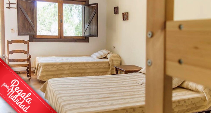 Marmita de Ahlam: 1 Noche + Vino y Tabla Embutidos + Desayuno, opción Suite con Jacuzzi Privado