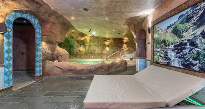 ¡Regala relax! Para 2 personas: Circuito Spa + Comida o Cena en El Cercado de la Alpujarra